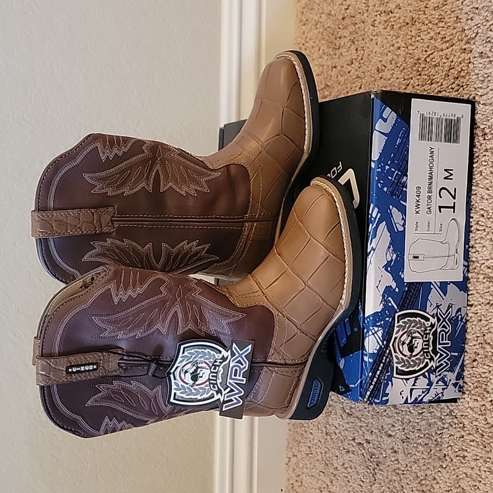 NWT boy's cowboy boots. Size 12